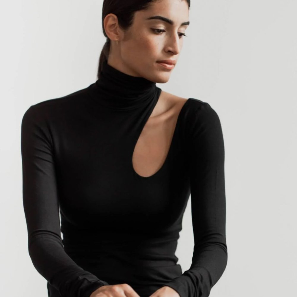 Marecella New York Allegra Turtleneck with Cut Out (Size S)